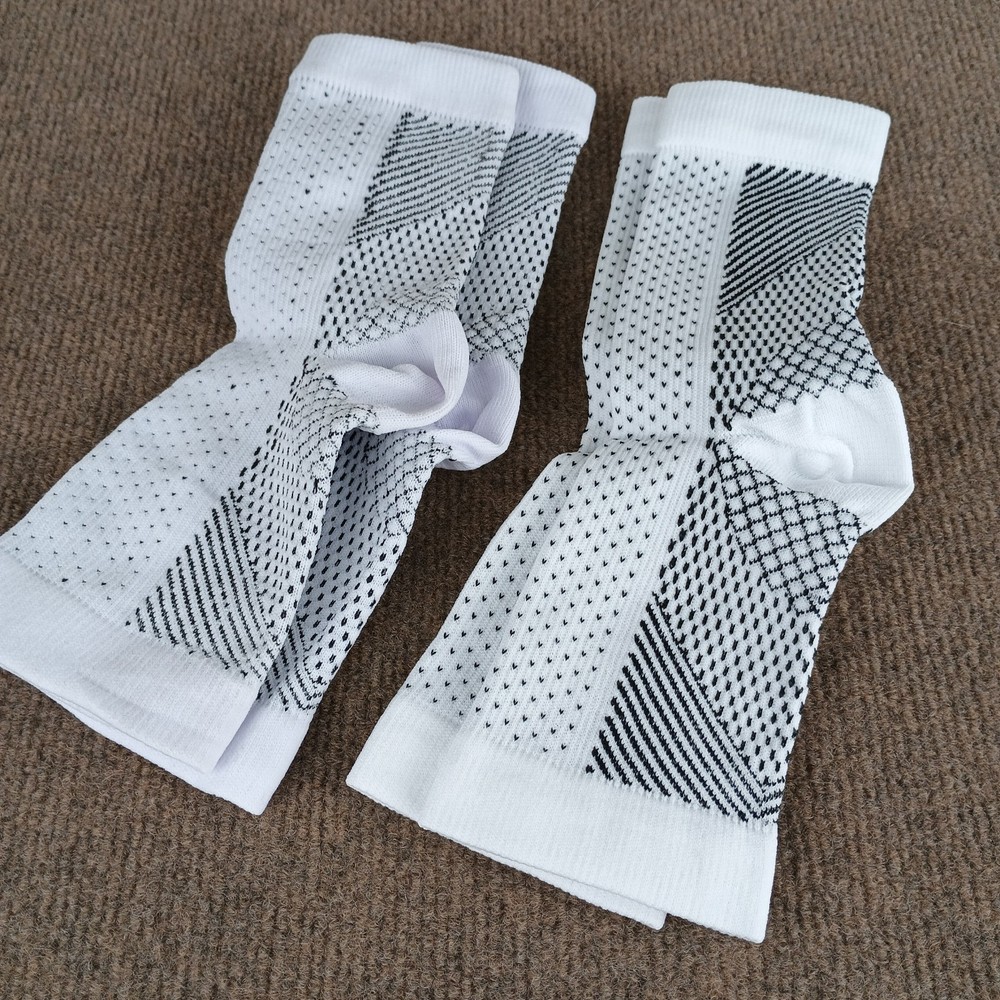 SoothRelieve Compression Socks Medium Toeless Ankle Socks 2 Pairs