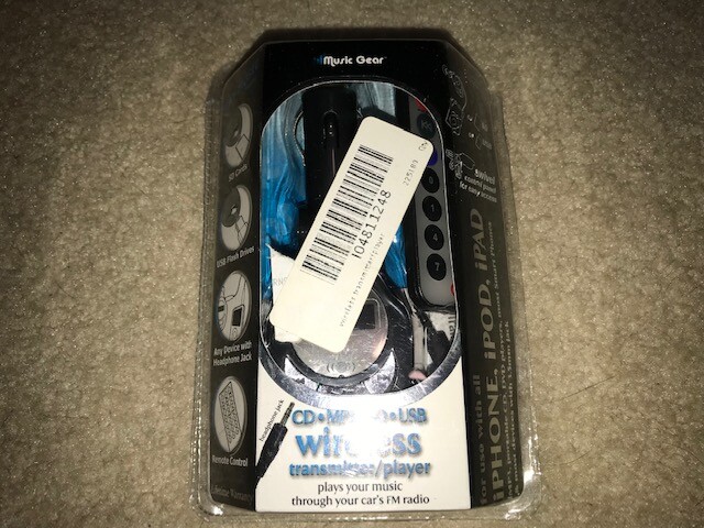 MUSIC GEAR IM513 WIRELESS MP3 FM TRANSMITTER & REMOTE FOR IPHONES IPADS