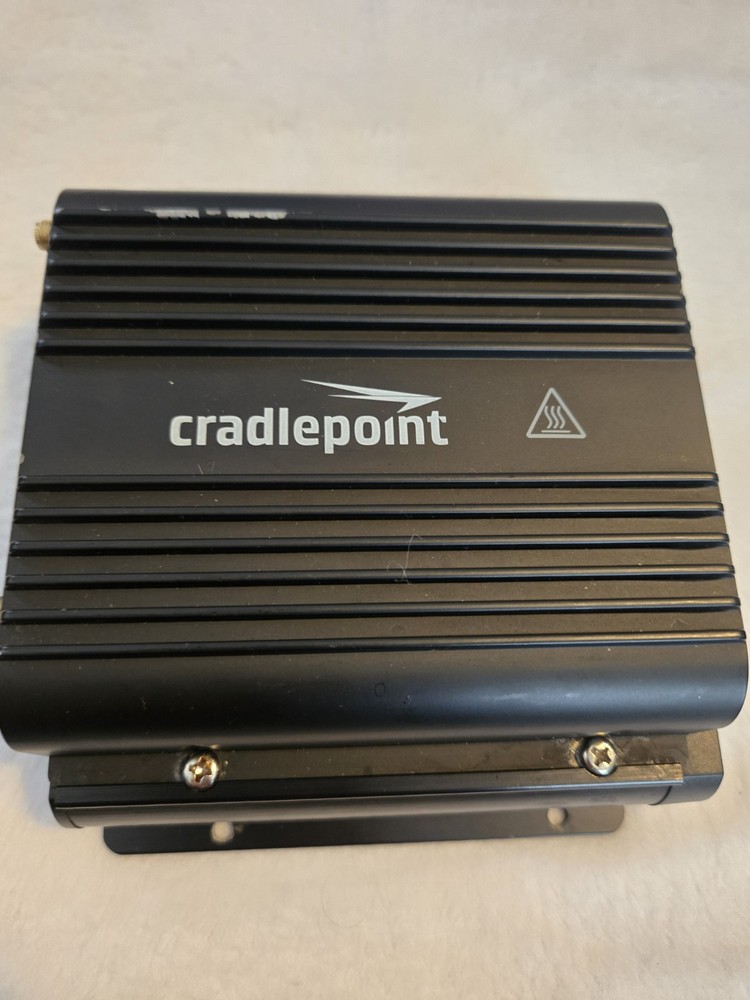 cradlepoint ibr900-600m With Cor Extensibility Dock