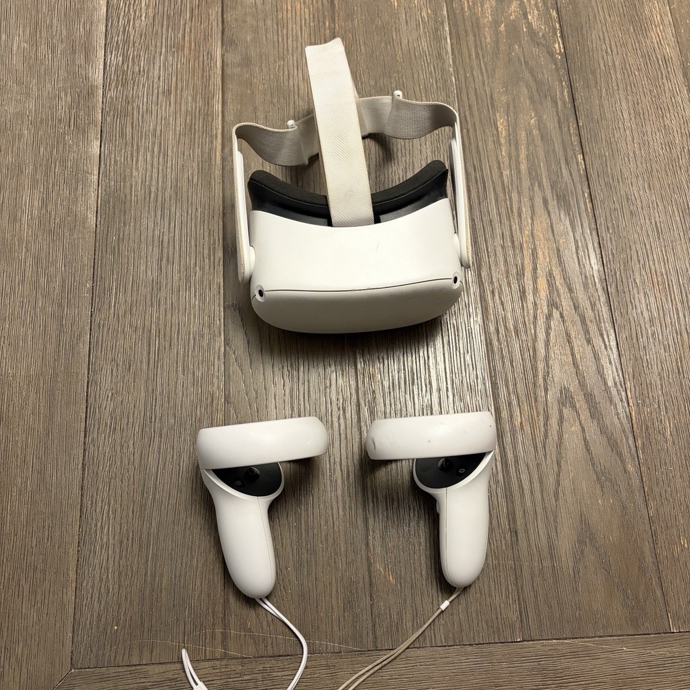 Meta / Oculus Quest 2 256gb with controllers - Fully Functional Needs Face Pad