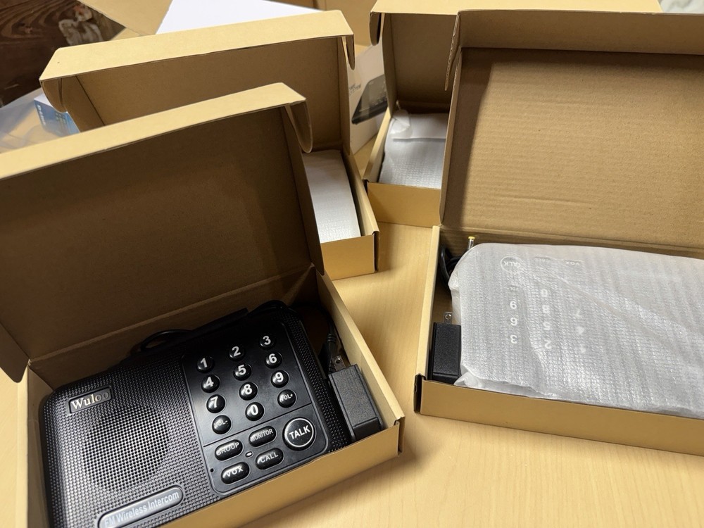 Wuloo WL666 4 Pack Black Multi Channel Wireless Home Audio Intercom System