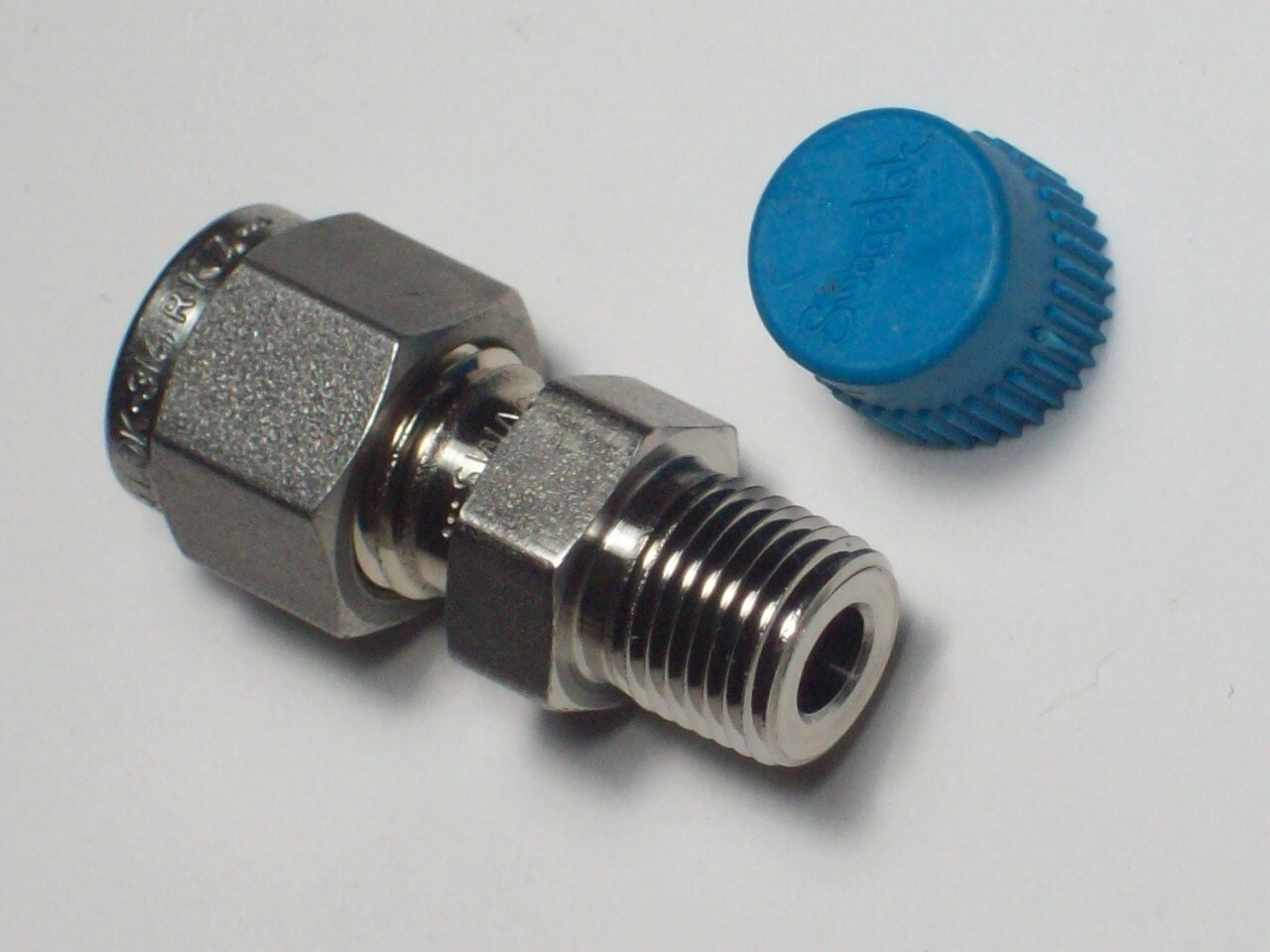 1- Swagelok Stainless Steel Connector Fitting, 1/4" Tube x 1/8" MNPT, SS-400-1-2