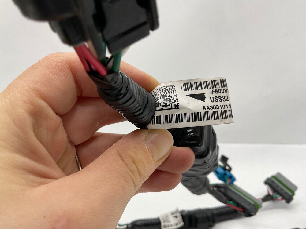 Genuine Custom Accessory Electrical Connector USS82