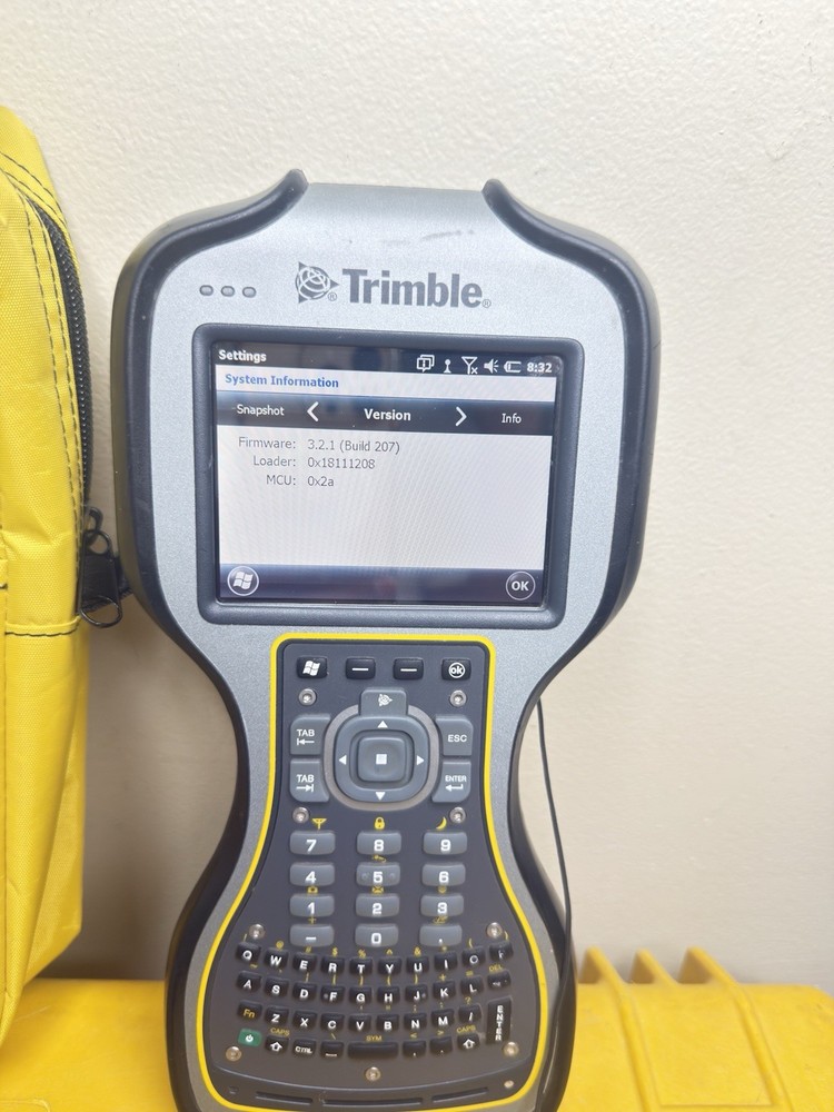 Trimble R8 Model 2GPS Base Rover RTK System 450-470MHz / Trimble TSC3 Controller