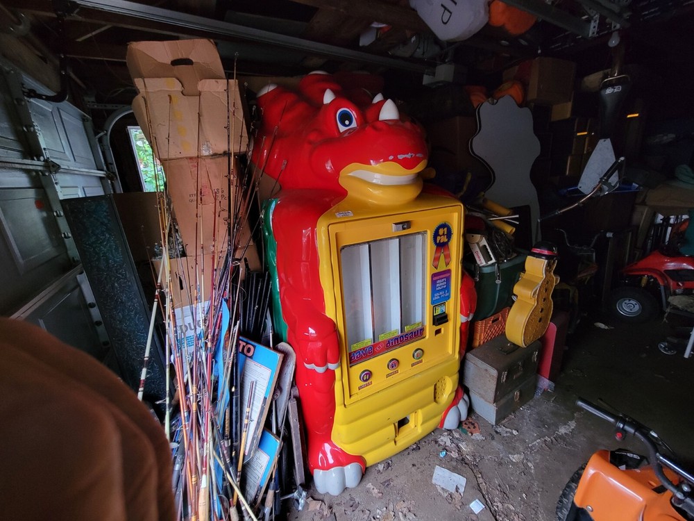 Dave The DINOSAUR VENDING MACHINE  *RARE*