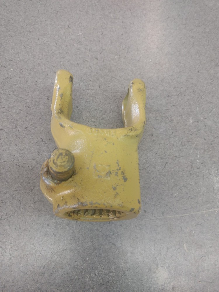 507043851 PTO YOKE