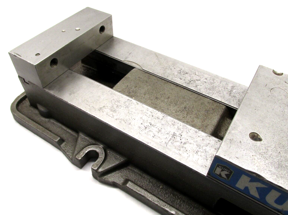 KURT ANGLOCK 6" MILLING MACHINE VISE - #D675