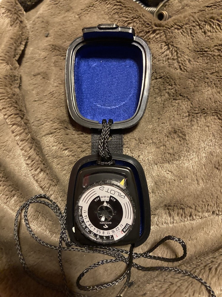 VINTAGE GOSSEN PILOT 2 INCIDENT LIGHT METER   CASE + STRAP. Original Box