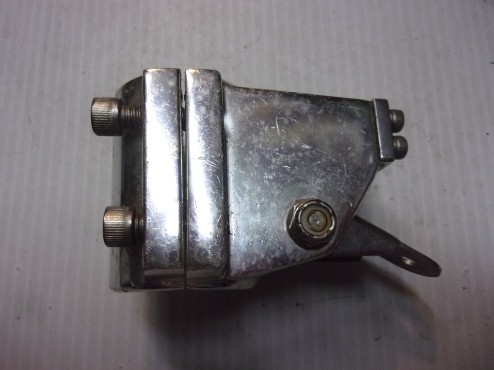 RUPP MARINE OUTRIGGER locking coupler 1-1/4" ID