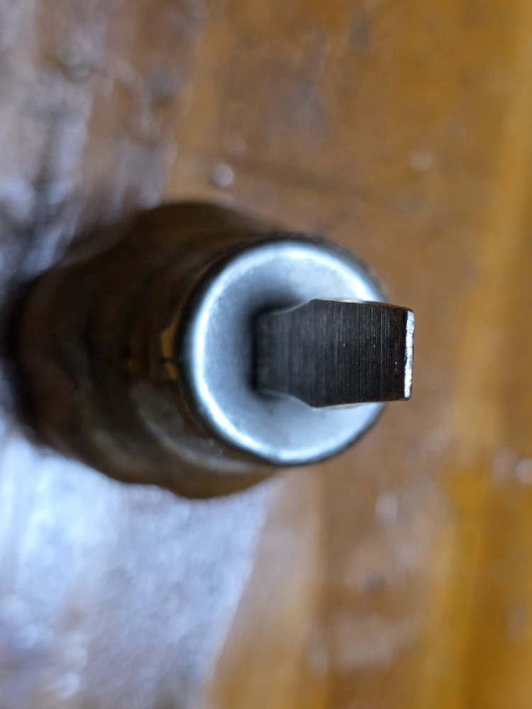 Vintage Irwin Stubby Wood Handle Slotted Screwdriver