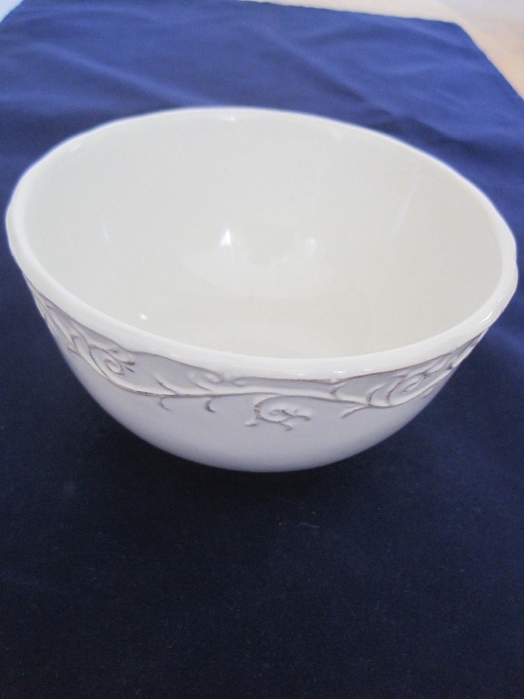Small Fruit Bowl Marked B Fruit Cream Ivory VINE