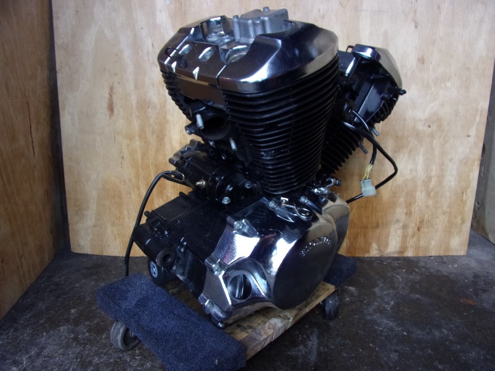 844 A HONDA SHADOW ACE 750 2001 ENGINE Q 174R