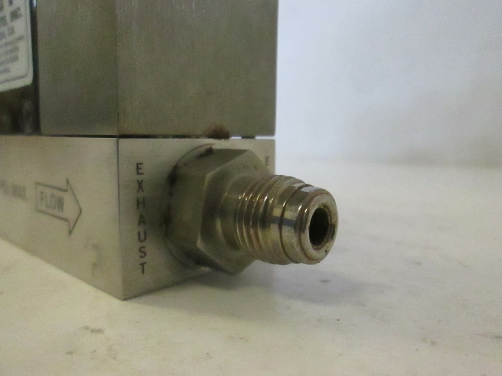 Unit UFC-1100A, Mass Flow Controller MFC, HCL, 100 SCCM, Used