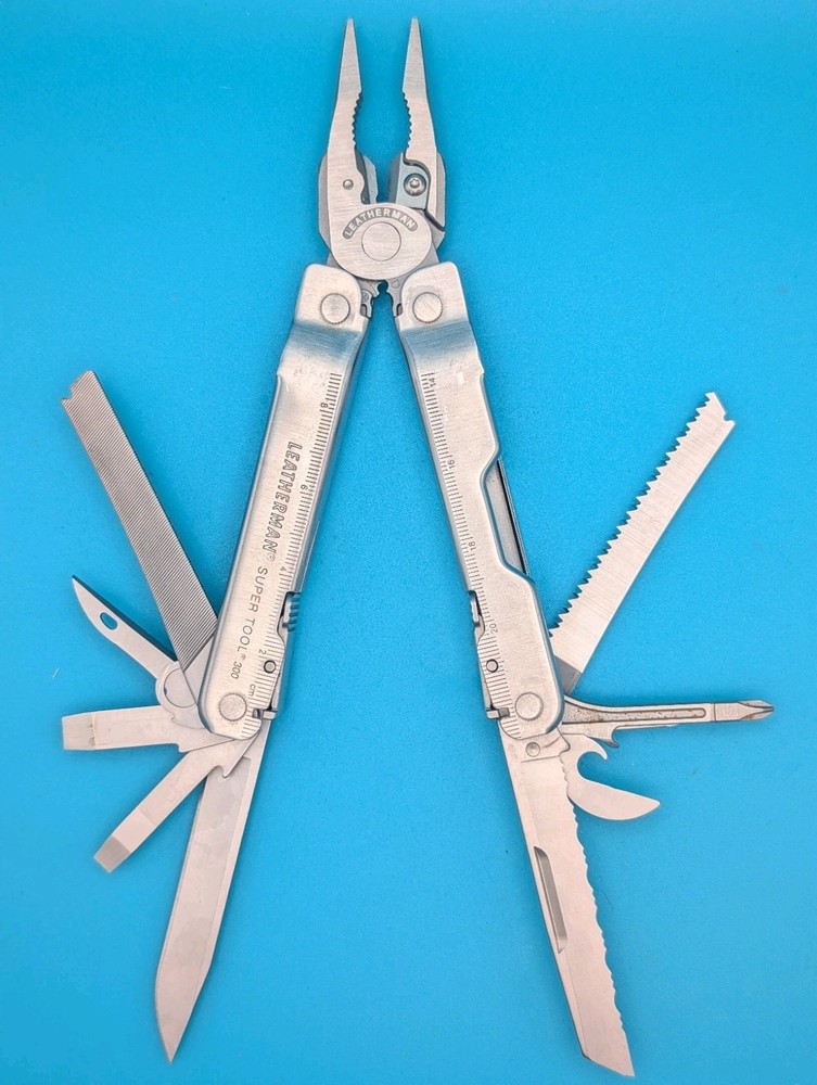 Leatherman Stainless Steel Super Tool 300 Multitool!