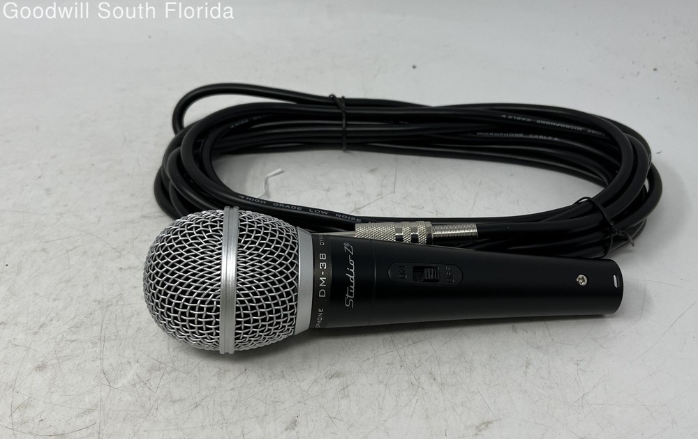 Studio-Z DM-38 Black Professional Wired Dynamic Microphone In Box Not Tested
