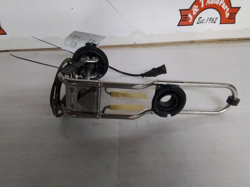 2011 2012 RAM 3500 DEF EXAUST FLUID PUMP CAB AND CHASSIS