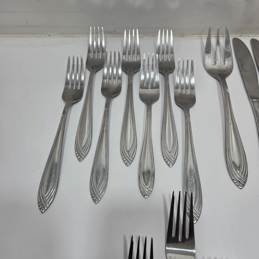 29pcs Oneida Windward 18/0 Stainless Flatware