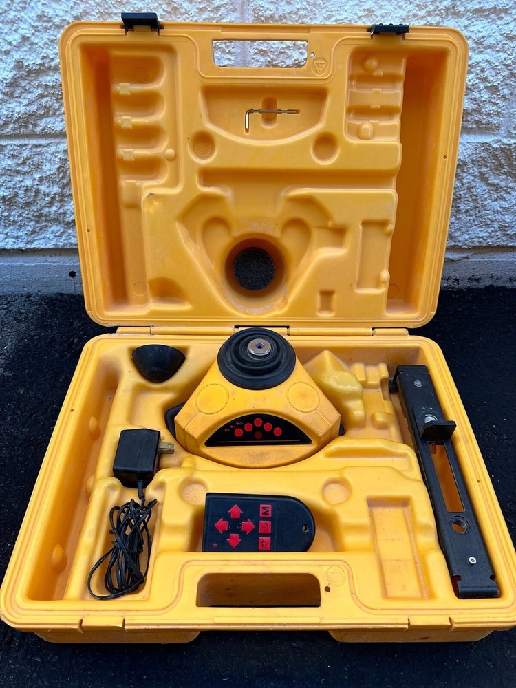 SPECTRA LASER LEVEL PRECISON WITH REMOTE & CASE