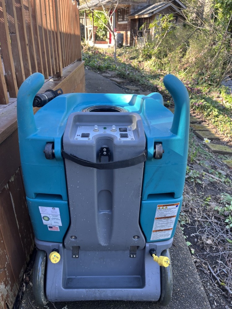 TENNANT Q12 MULTI-SURFACE CLEANER