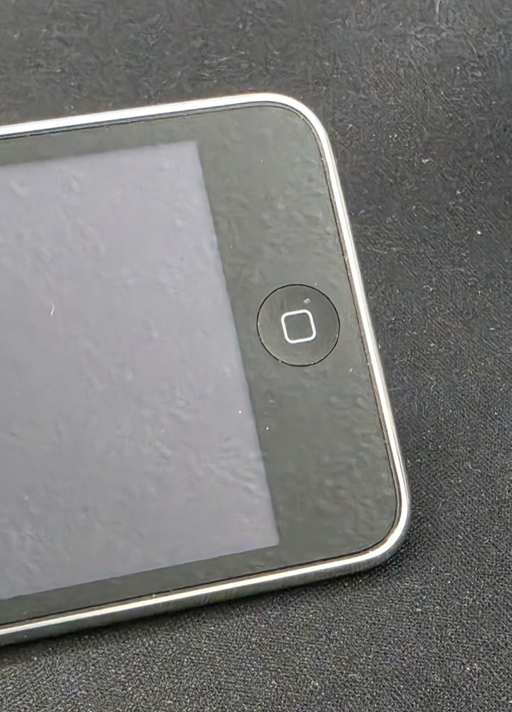 Apple iPod Touch 3rd Generation 64GB Model A1318.