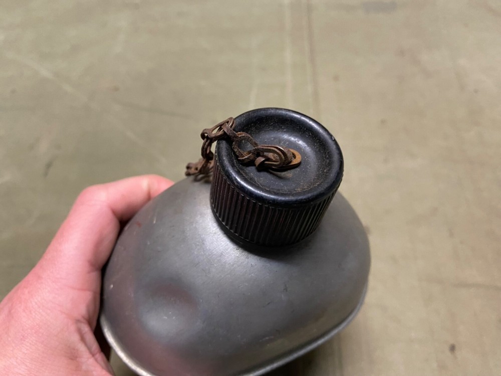 ORIGINAL WWII US ARMY & MARINE INFANTRY M1942 CANTEEN-DATED 1943