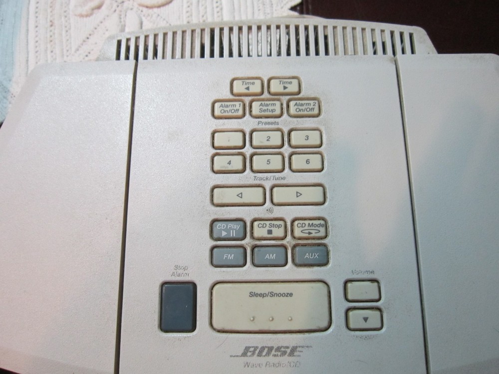 BOSE WAVE RADIO & CD Player White (READ DESCRIPTION)