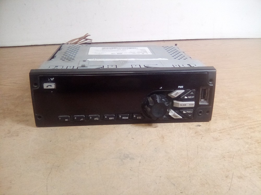 Freightliner M2 24137735 Bluetooth Radio