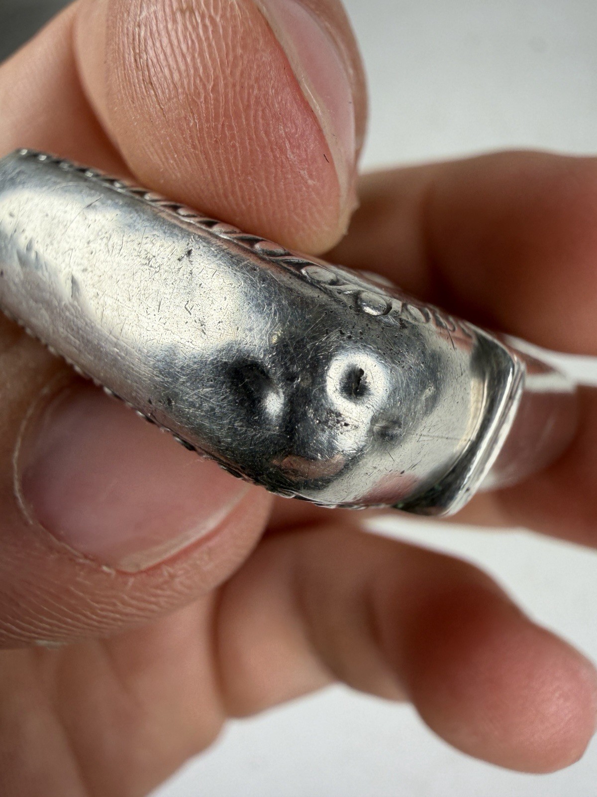 Antique Victorian Sterling Silver Repoussé Match Safe Vesta Case Late 1800s