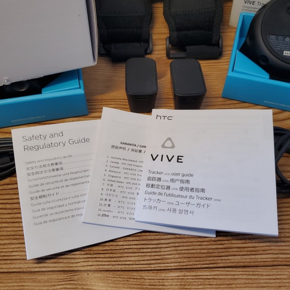 2x HTC Vive Tracker 2018 2.0 Full Body Tracking VRChat - Complete Dongle Straps