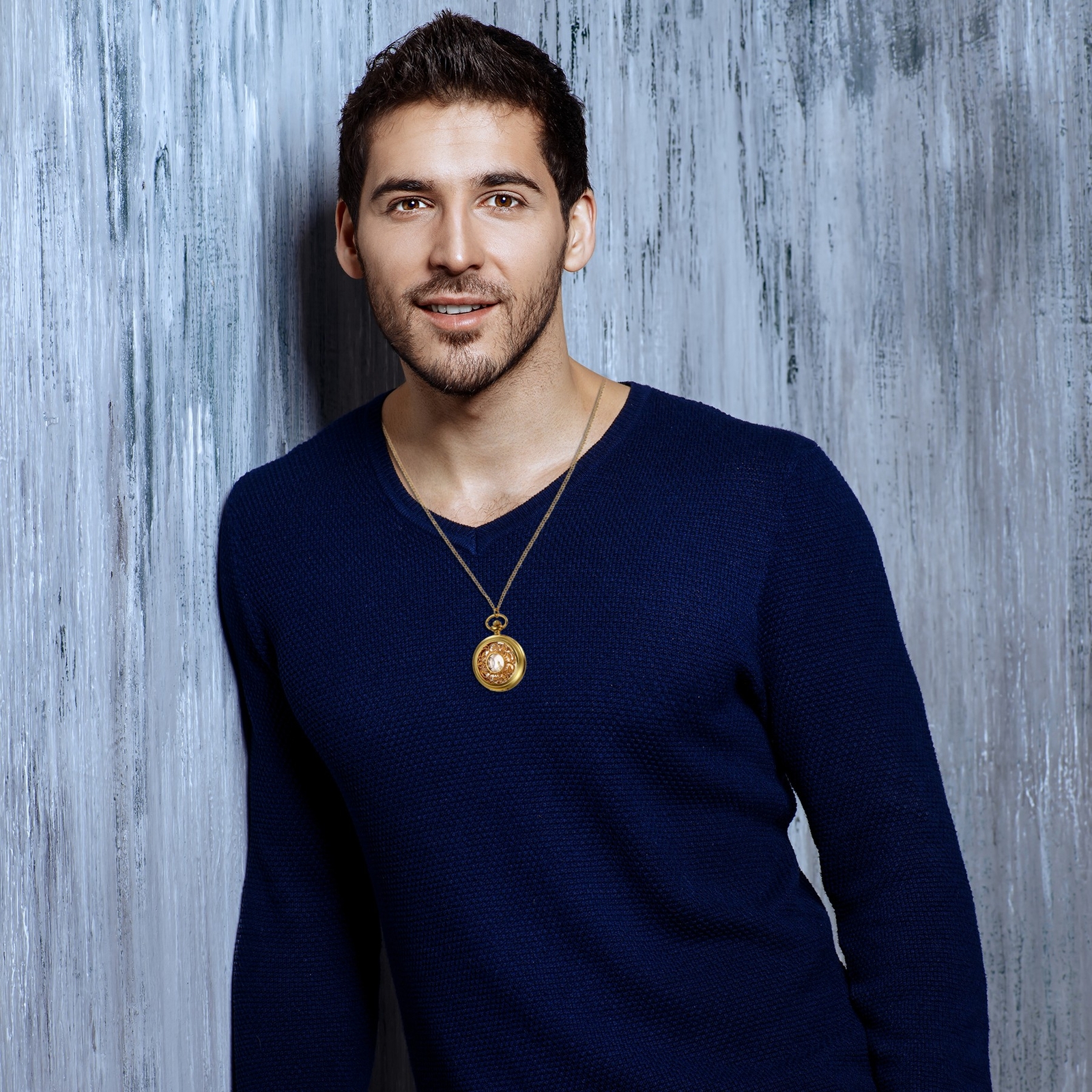 Antique Gold Tone Floral Patterned Quartz Pocket Watch Necklace Sweater Chain