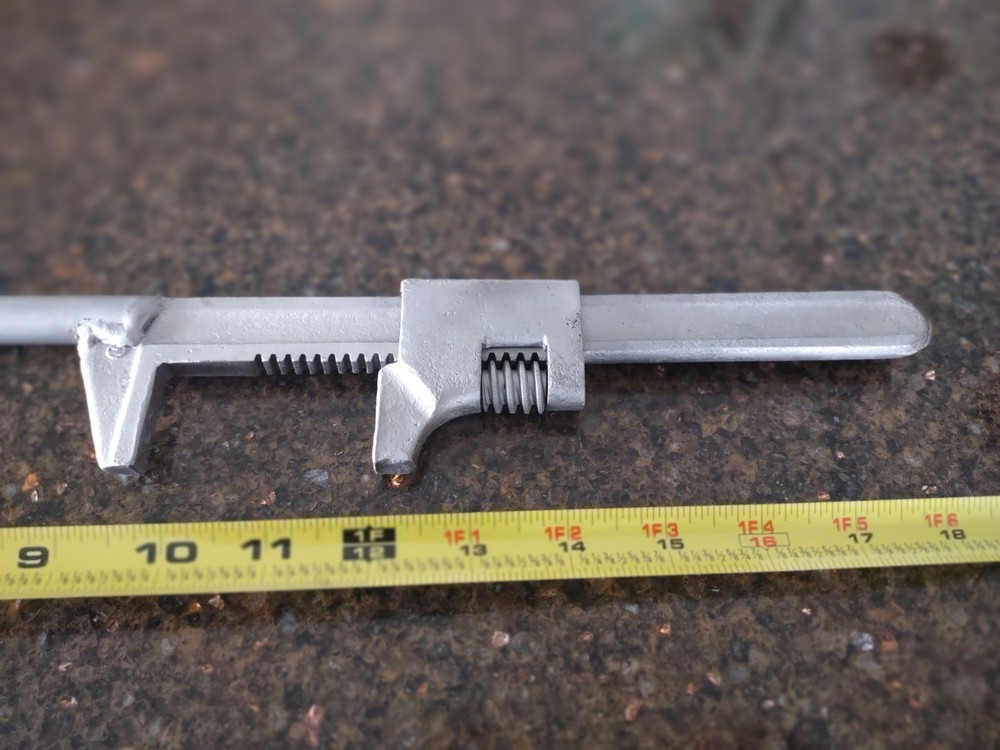 Blacksmith Twisting Wrench (Medium 19") Knife Maker