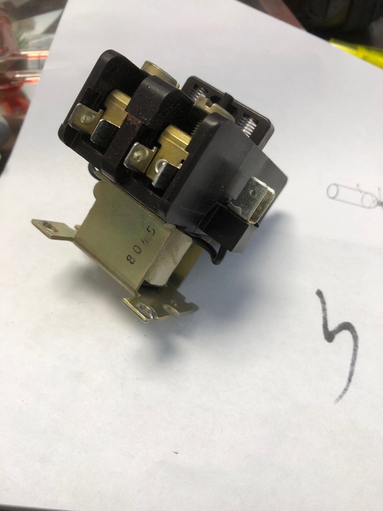 ITT UNIVERSIAL CONTACTOR P5ACJ1