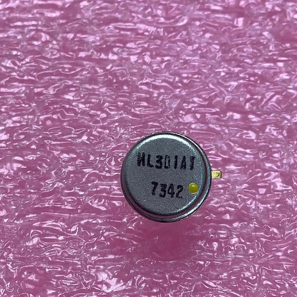 HL301AT - - INTEGRATED CIRCUIT