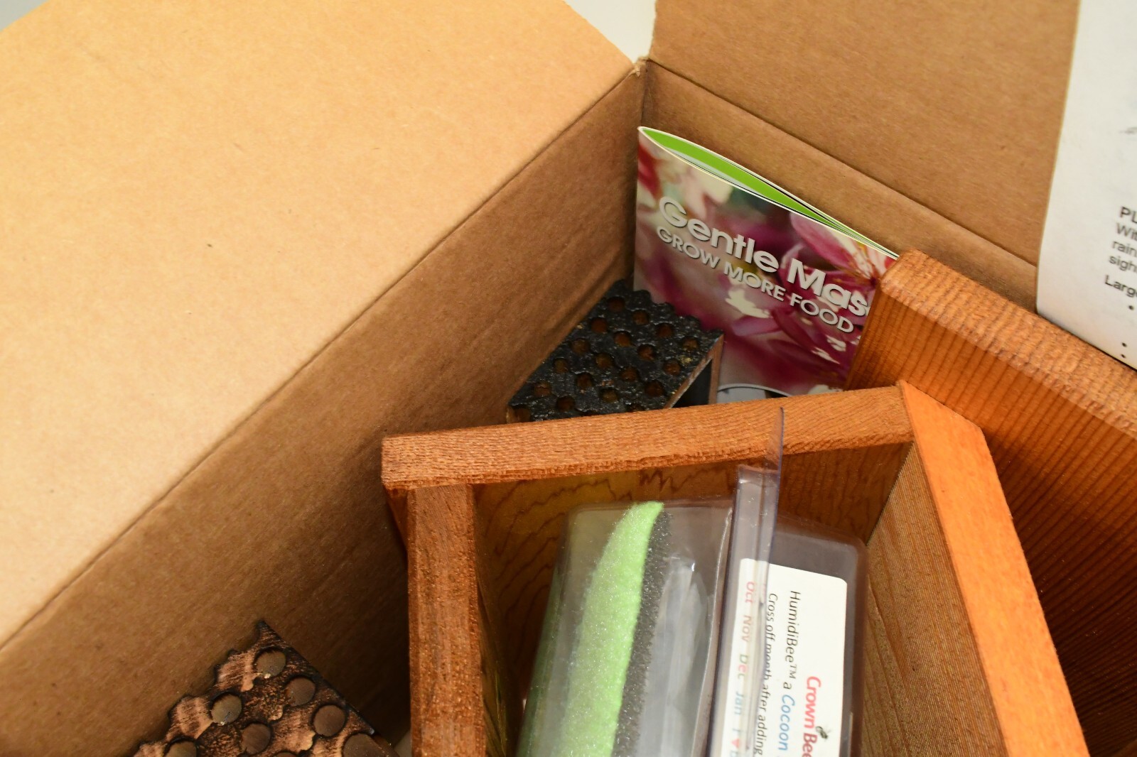 Crown Bees Bee Works Cabin Mason Bee House Kit Hotel w/ Bees for Order