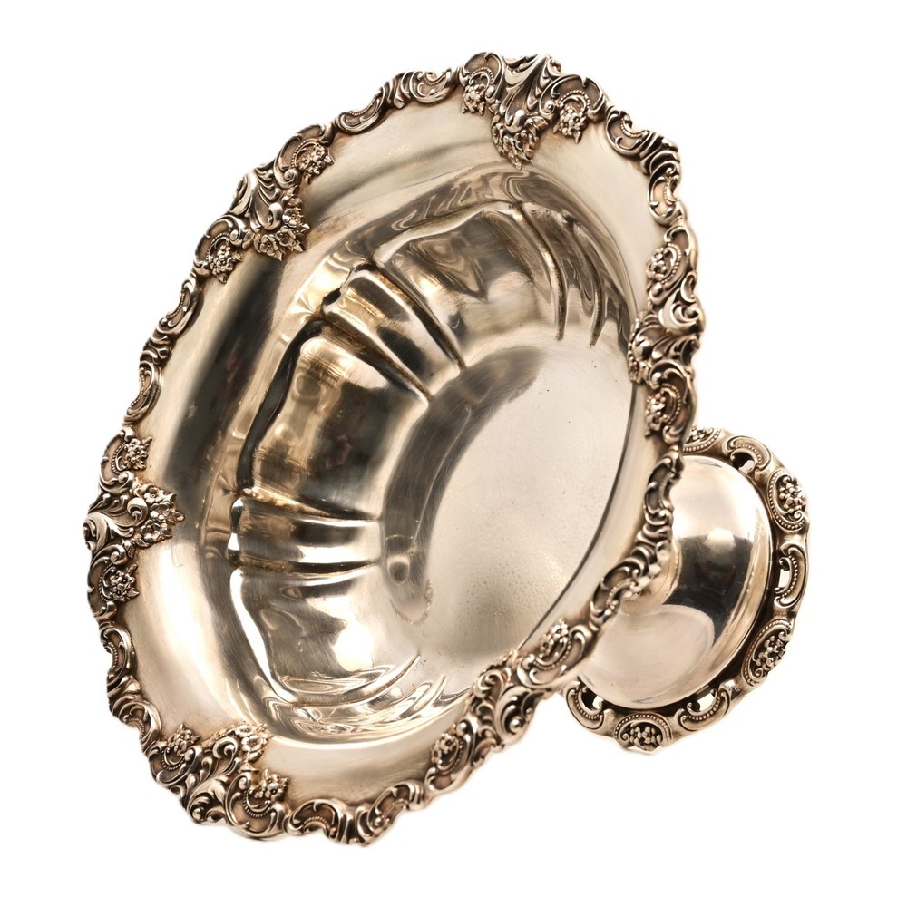 WALLACE Baroque Original Vintage Signed Silverplate Centerpiece Repousse Bowl