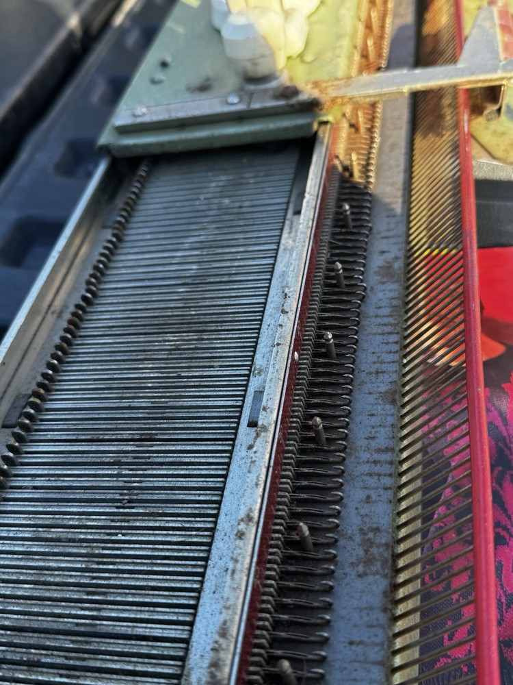Passap M-201 Speed-O-Knit Flat Bed Knitting Machine ~ Untested w Tools! READ
