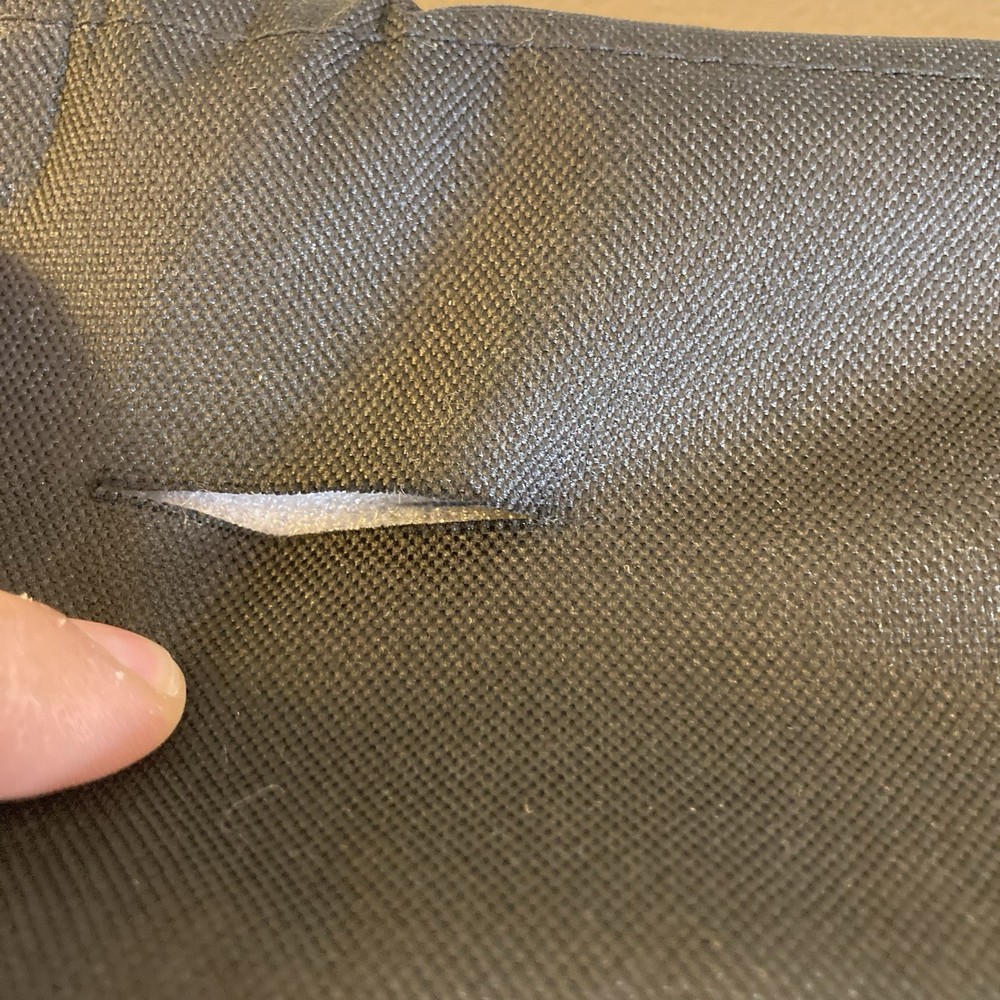 EPSON EMP-S4 Projector 3LCD w/ AV Cable, Bag, Setup Documents & CD (No Remote)