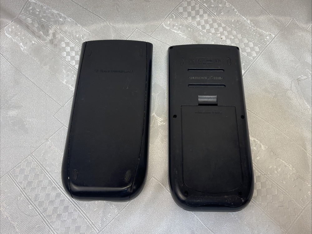 TEXAS INSTRUMENTS TI-84 PLUS GRAPHING CALCULATOR CLEAN CONDITION!