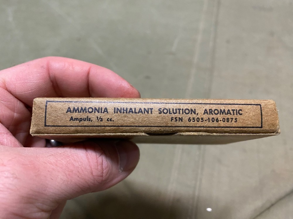ORIGINAL WWII US ARMY MEDIC MEDICAL AMMONIA INHALANTS SOLUTION
