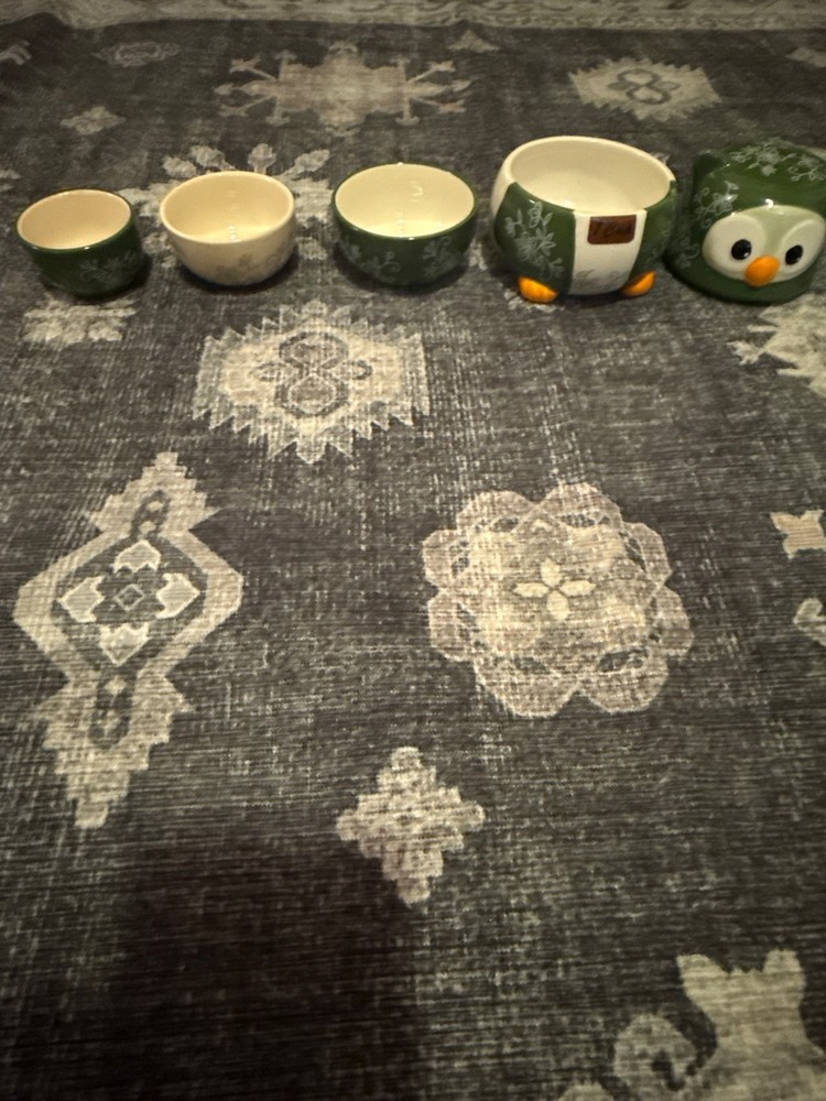 Owl stacking measuring cups