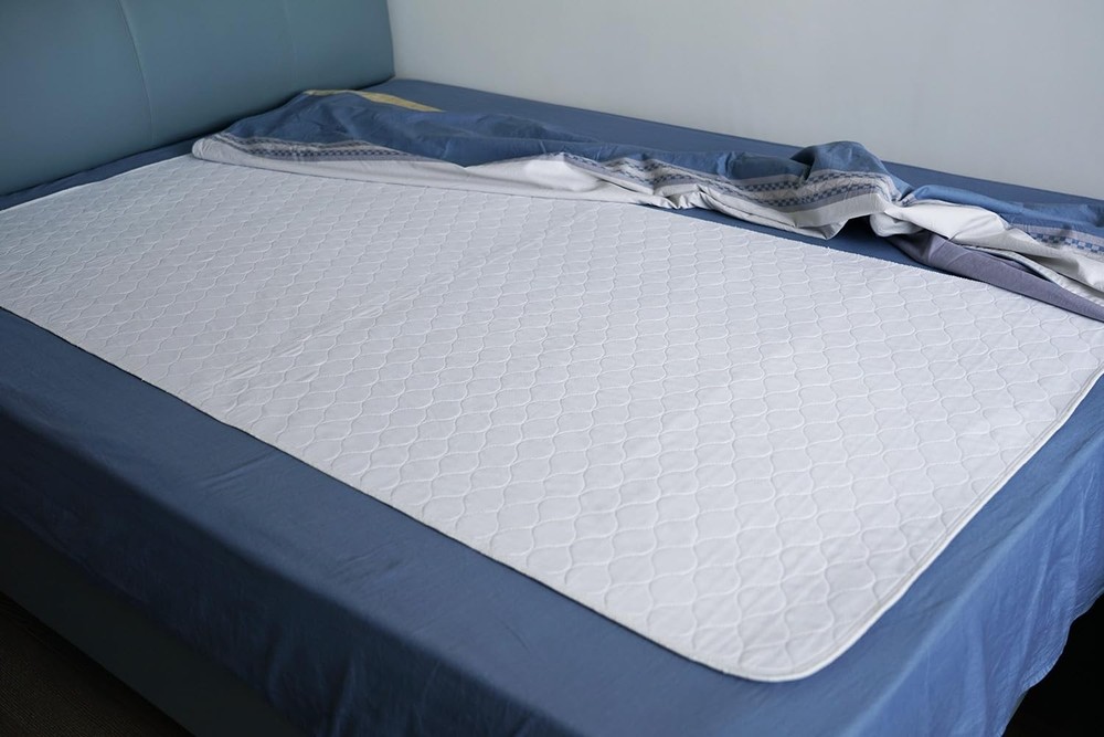 Careboree Bed Pad for Incontinence Reusable Underpad 36 X72 Fits King Bed Lar...