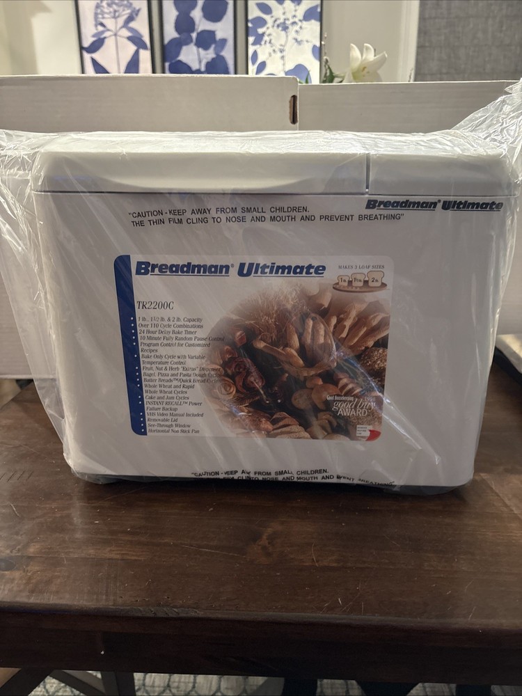 Breadman Ultimate Bread Machine Maker NEW TR2200C Open Box Never Used.