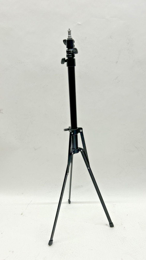 Universal Lightstand: Designed for lights, modifiers, and other equipment
