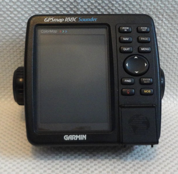 GARMIN GPSMAP 188C SOUNDER MARINE GPS CHART PLOTTER FISHFINDER DISPLAY w/ KNOBS