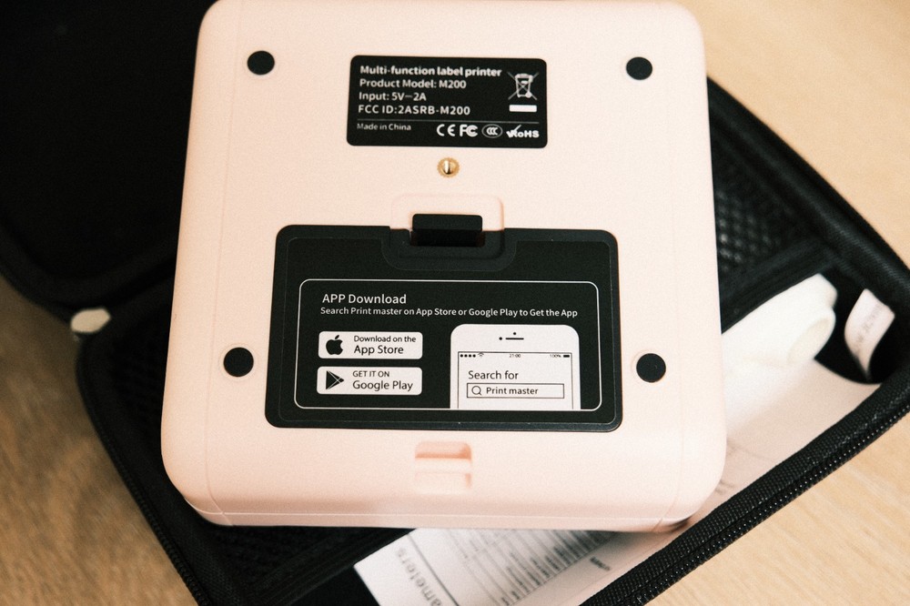 Phomemo M200 Multi with paper and case