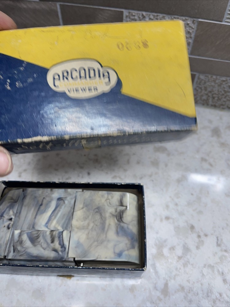 VINTAGE ARCADIA WALNUT COMMANDER 35MM SLIDE VIEWER