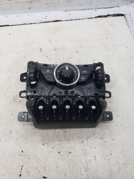 Used A/C Selector Switch fits: 2012 Mini Countryman w/AC w/automatic temperature