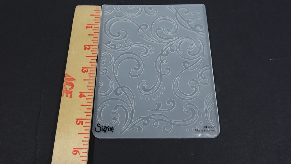 Sizzix Embossing Folder Swirling & Dots