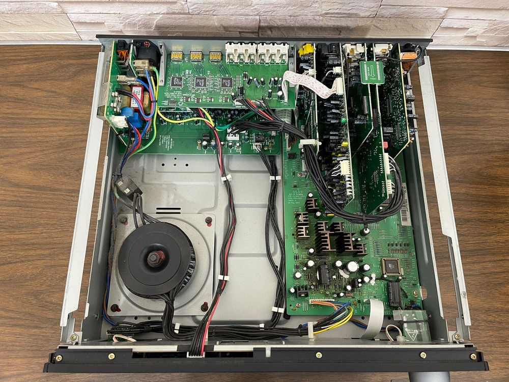 ARCAM AVP-700 A/V Processor Works Great