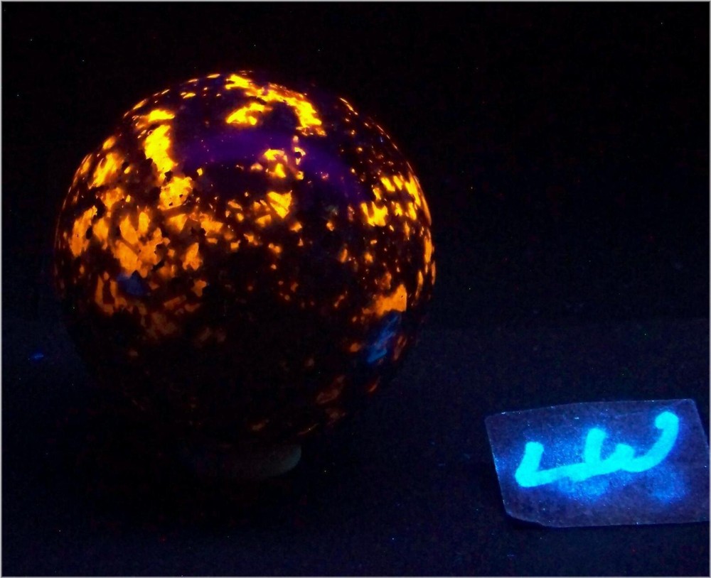 Fluorescent Yooperlite 60mm Sphere for UV Collection 6211